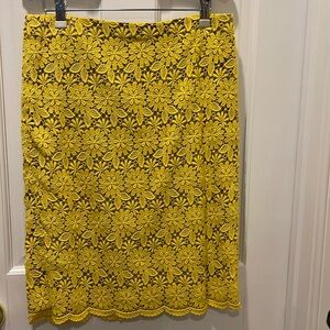 Talbots new w/o tags yellow lace crocheted straight pencil skirt. Size 6.